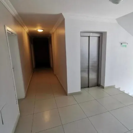 Apartment Modern & Fully Equipped Apartment- Stylish Comfort