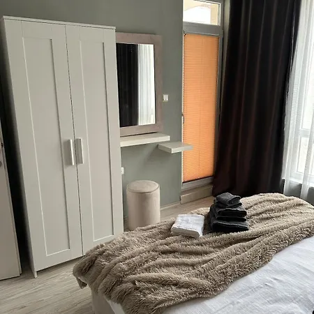 Apartment Modern & Fully Equipped Apartment- Stylish Comfort *