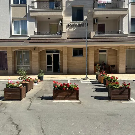 Apartment Modern & Fully Equipped Apartment- Stylish Comfort Slantschew brjag